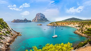 Ibiza z Prahy - letenky za 2985 Kč, z okolních letišť od 1113 Kč