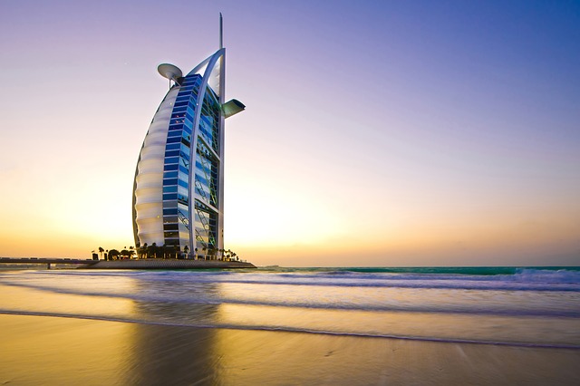 Dubaj - přehled akčních letenek do Emirátů od 8 490 Kč